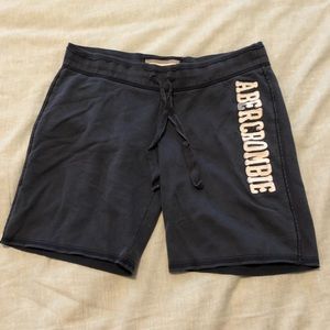 Size Medium Abercrombie & Fitch Bermuda shorts